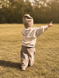 Zweiteiliges Baby- und Kinder-Set mit beigem Choose-Cozy-Oversize-Pullover und hellbrauner Cord Barrel Hose
