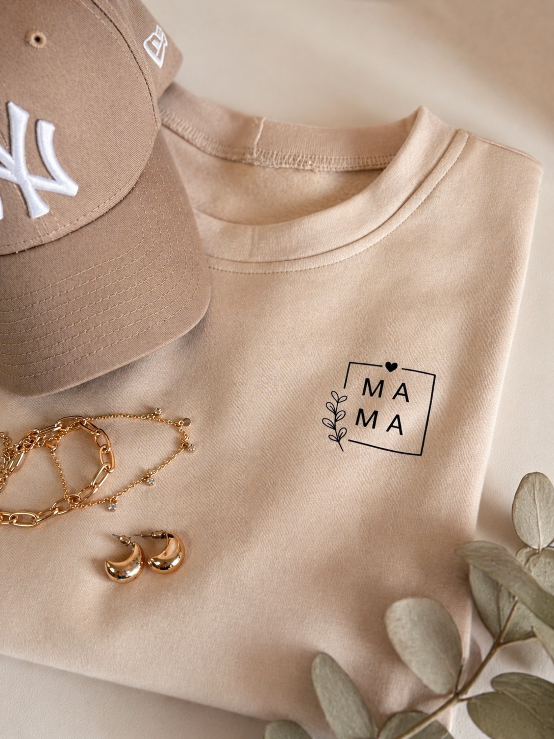 Muttertag Geschenk Idee - oversize sweatshirt in beige mit Mama print 