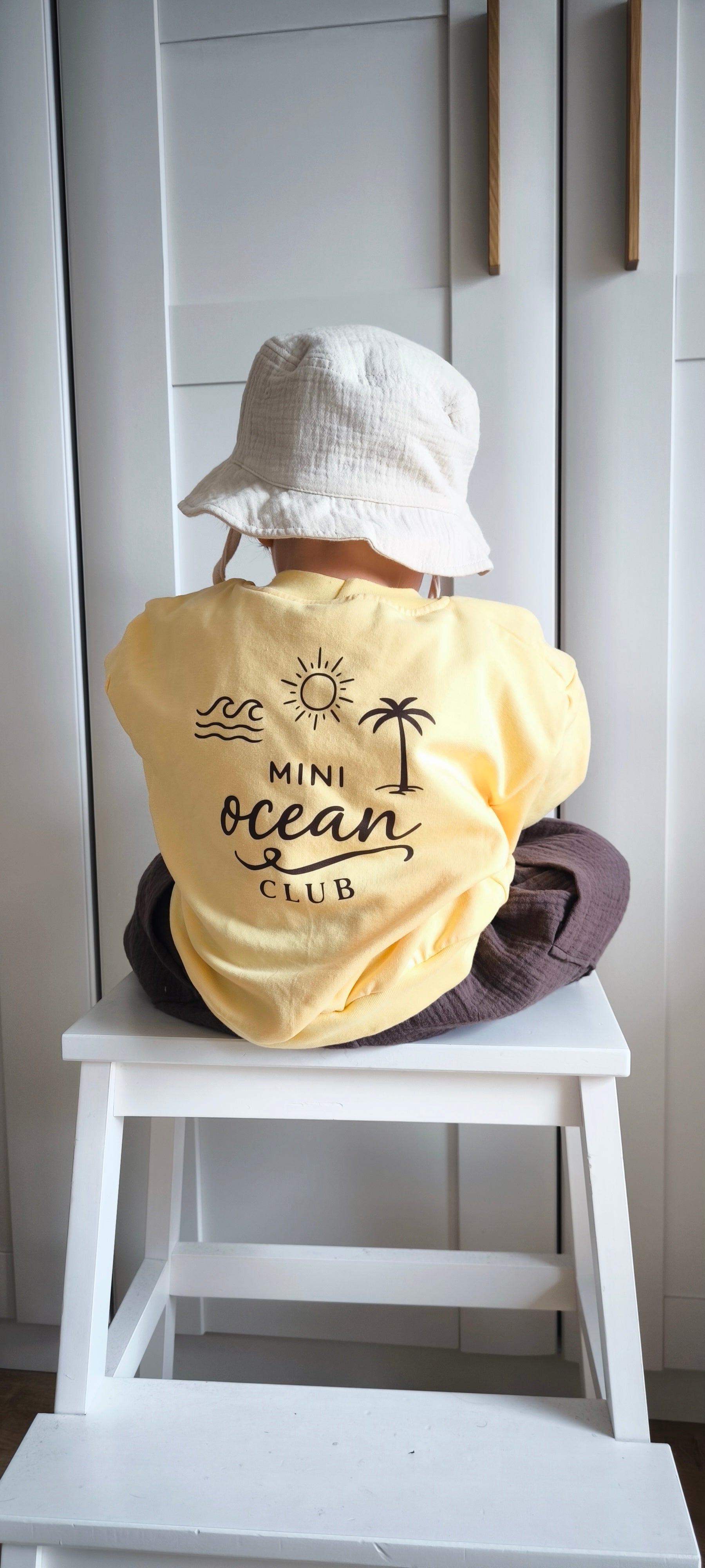 Oversize Pullover „Mini Ocean Club“ – Butter Yellow