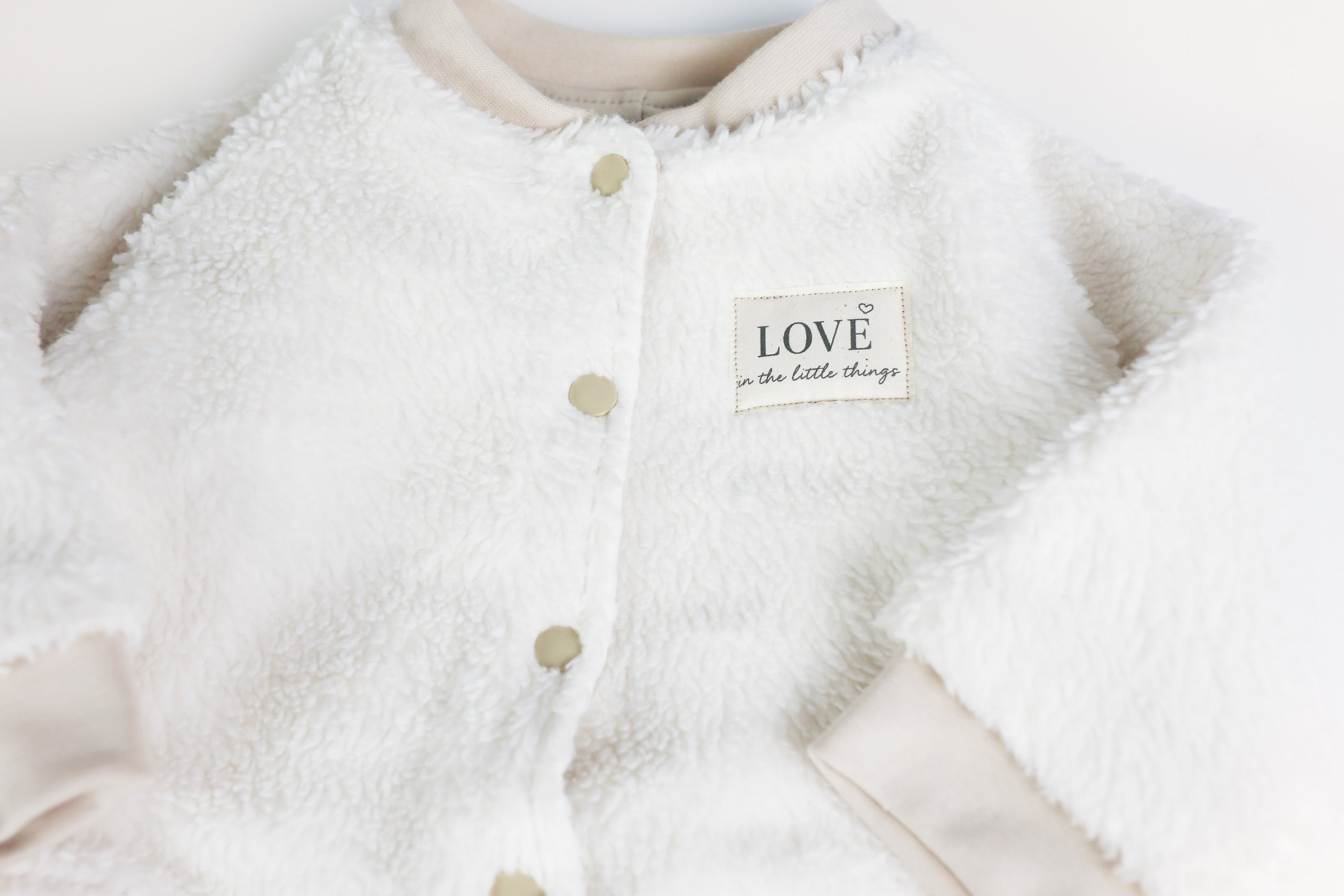 Baby und Kinder Jacke aus Teddy Stoff mit Statement - voodulu
