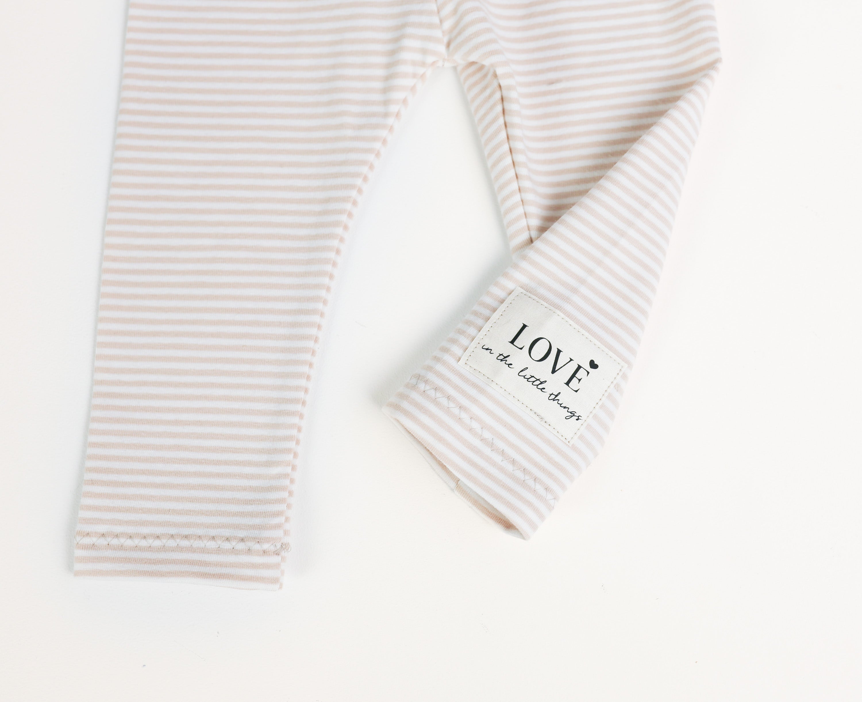 Gestreifte Baby Leggings aus Jersey in Ecru und beige – weich und elastisch