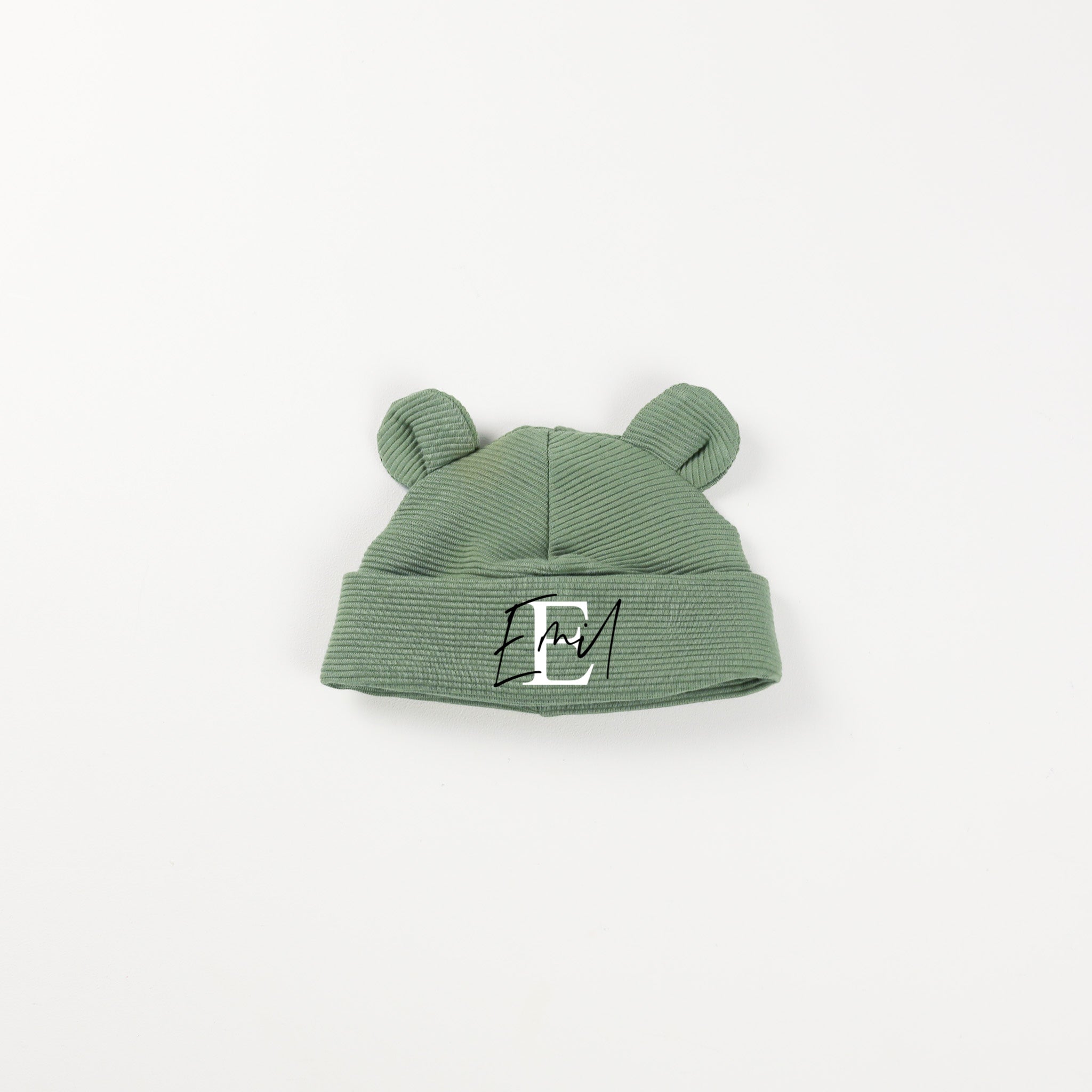 Personalisierte Baby Mütze in Olive mit Teddyohren von VOODULU
