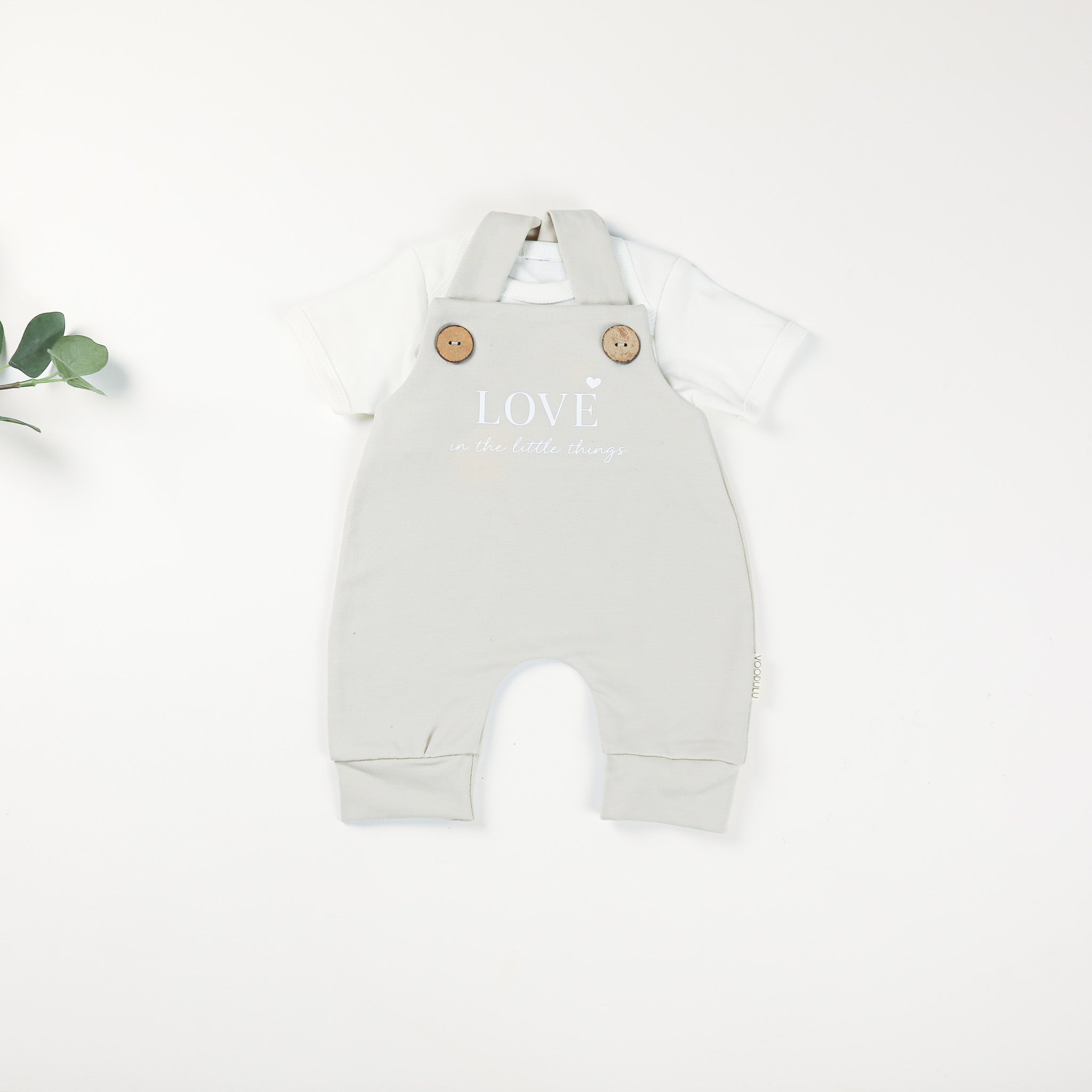 Beige Baby Latzhose mit Little Love Club Schriftzug von VOODULU
