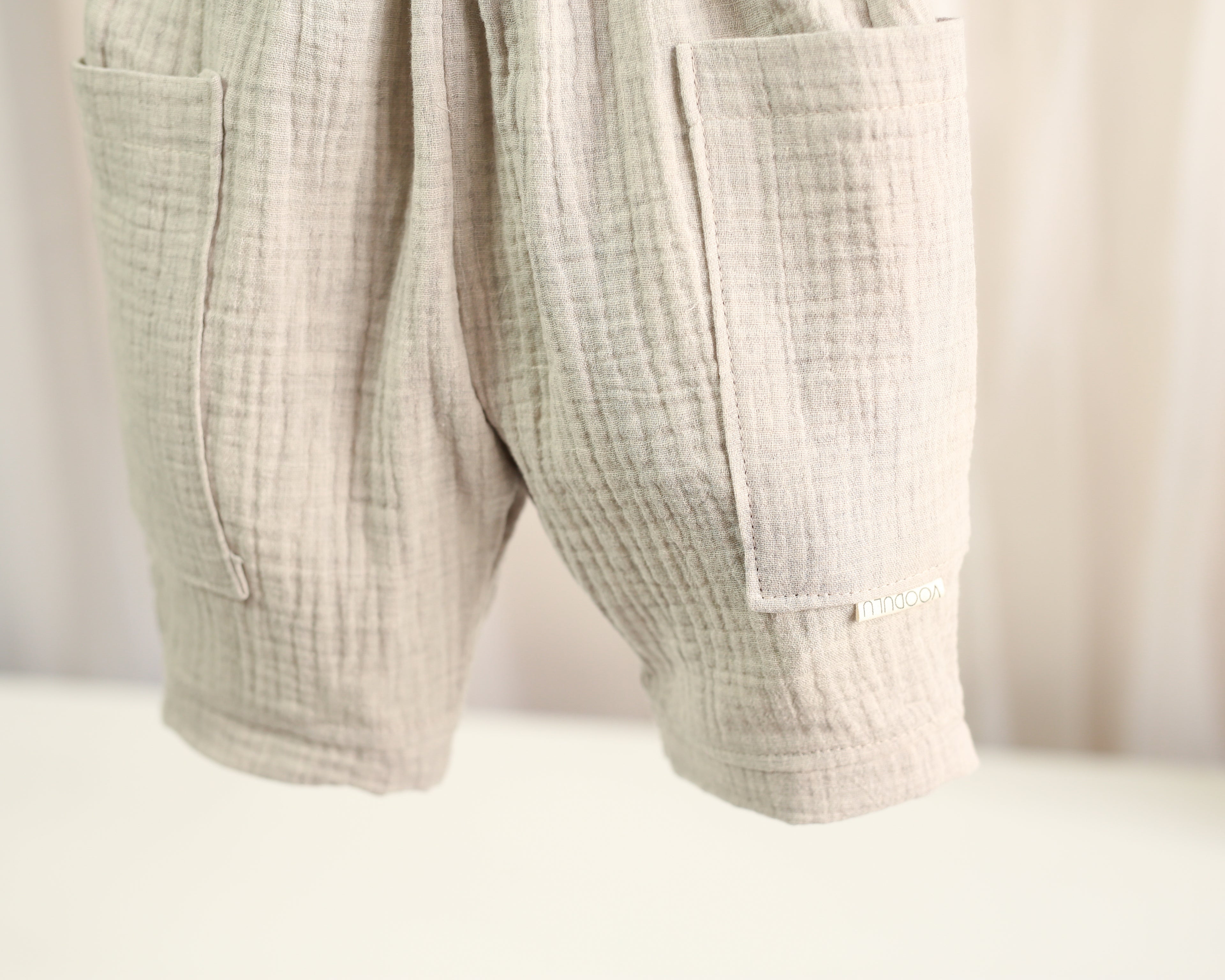 Barrel Hose aus Musselin – Beige