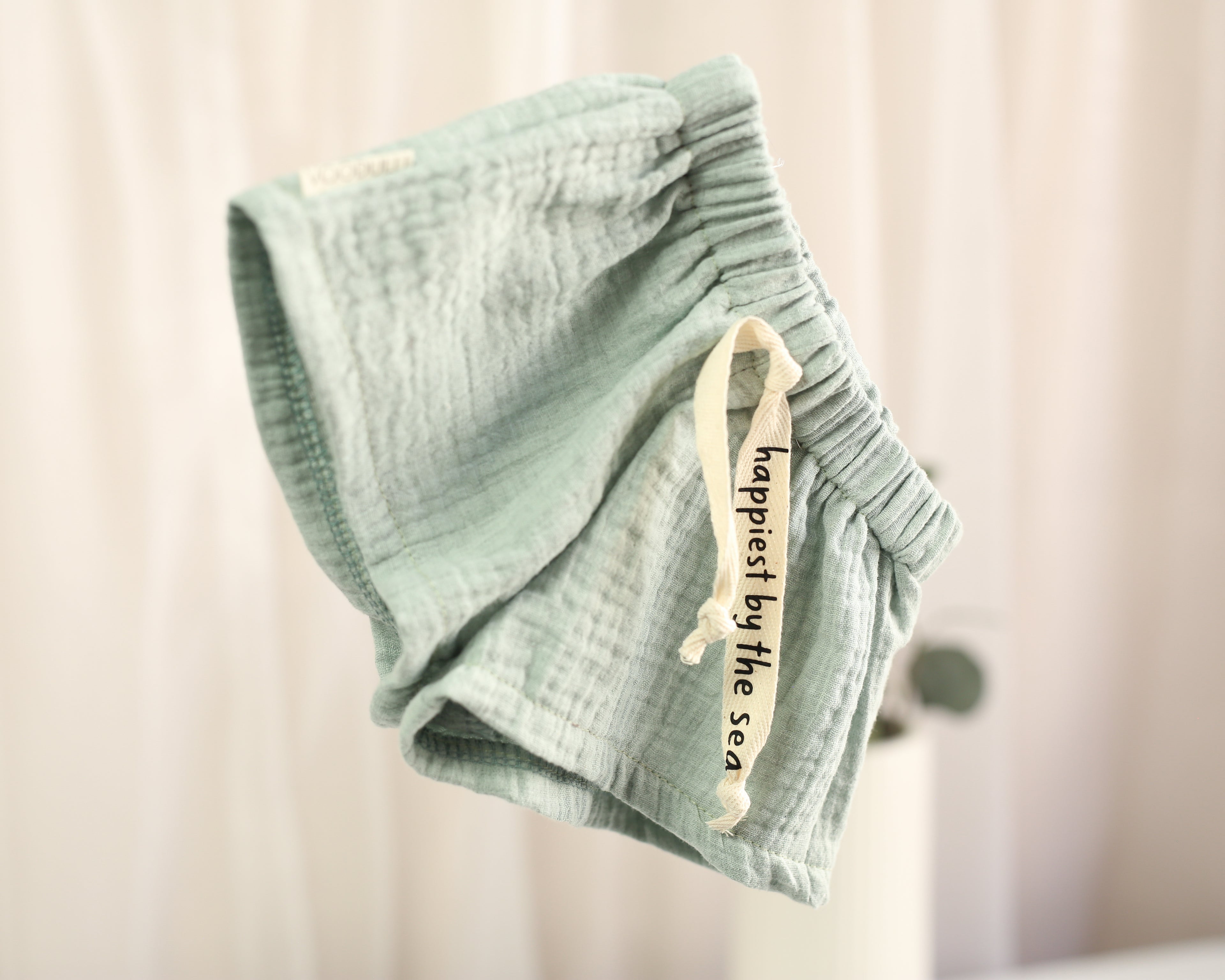 Shorts – soft mint