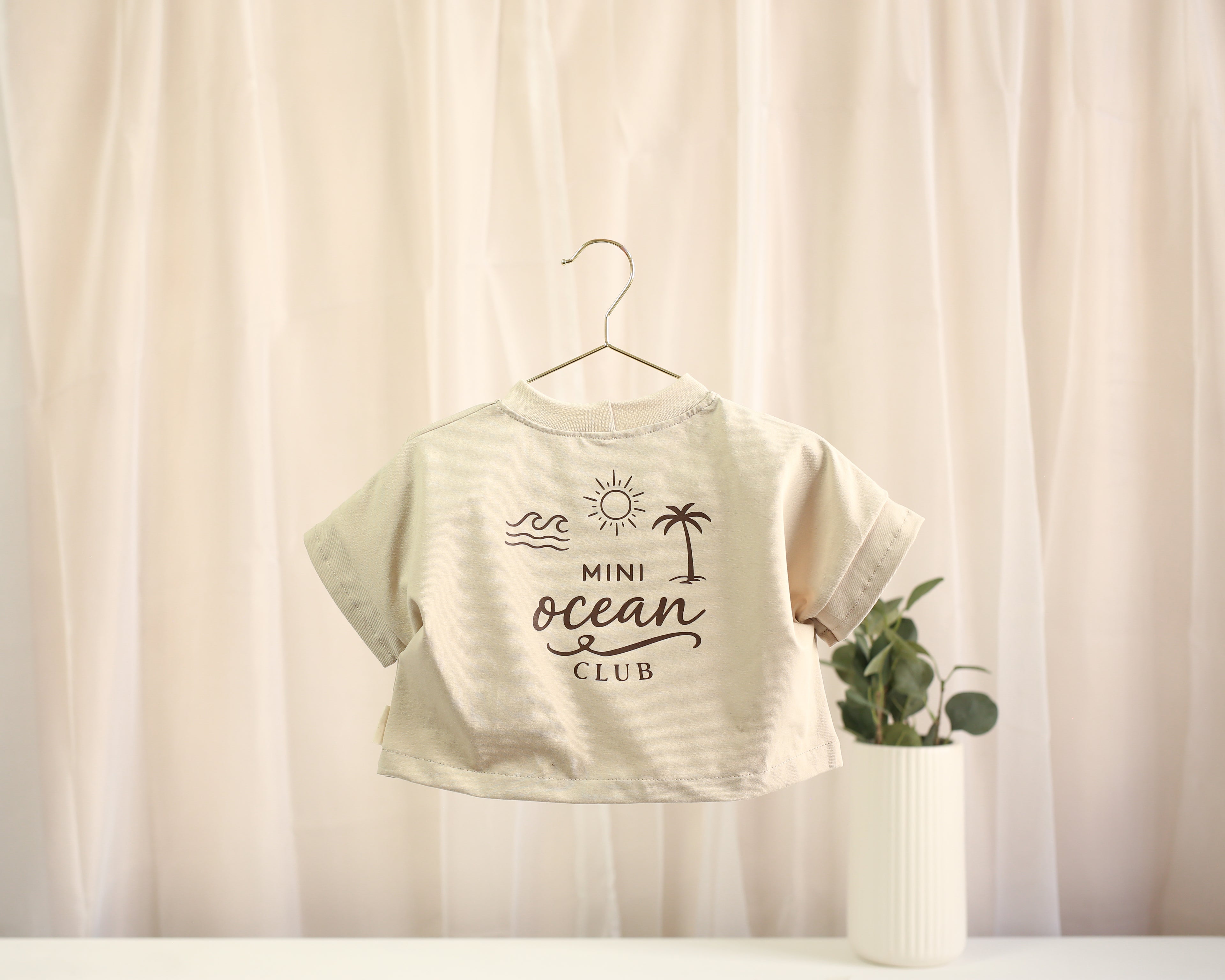 Oversize T-Shirt „Mini Ocean Club“ – Beige