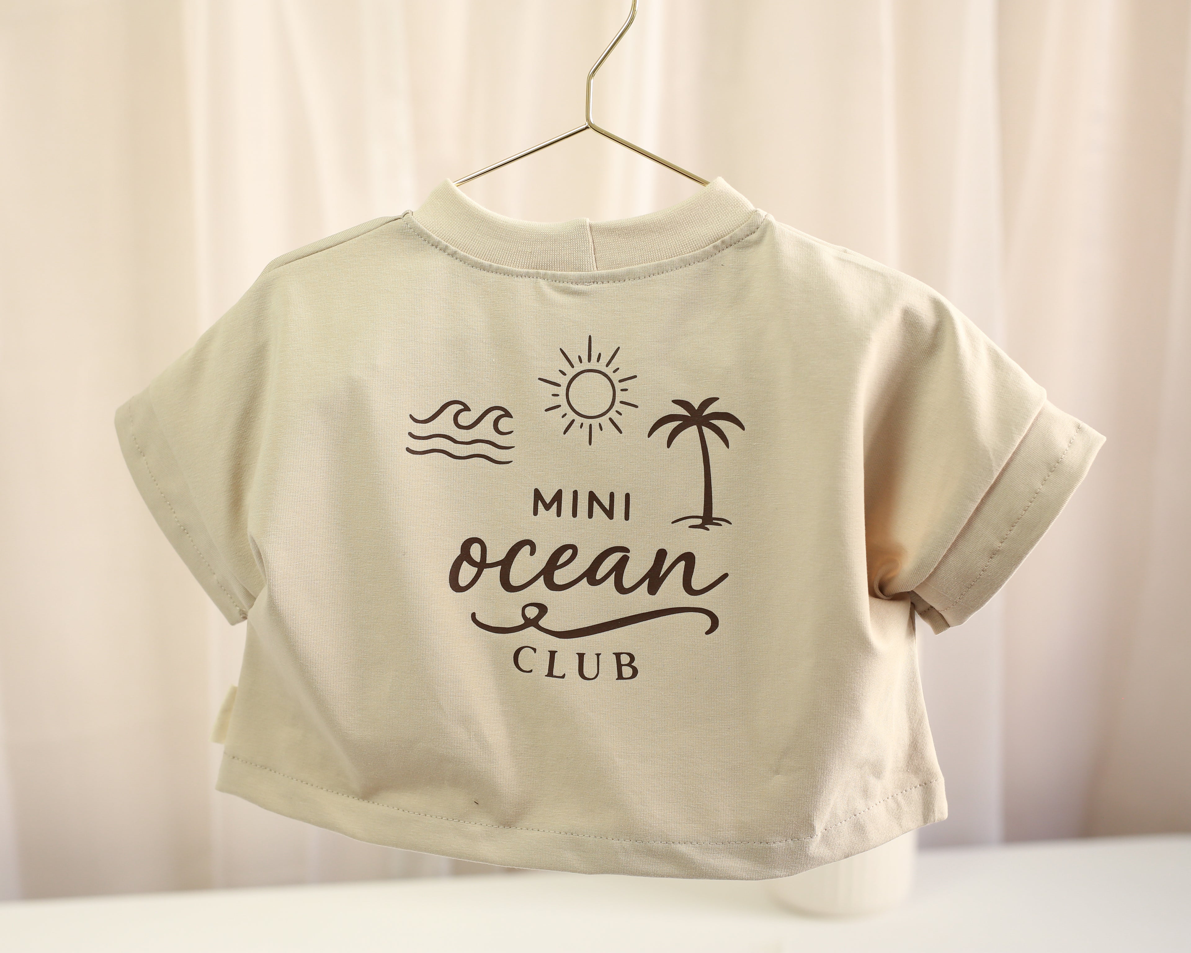 Oversize T-Shirt „Mini Ocean Club“ – Beige