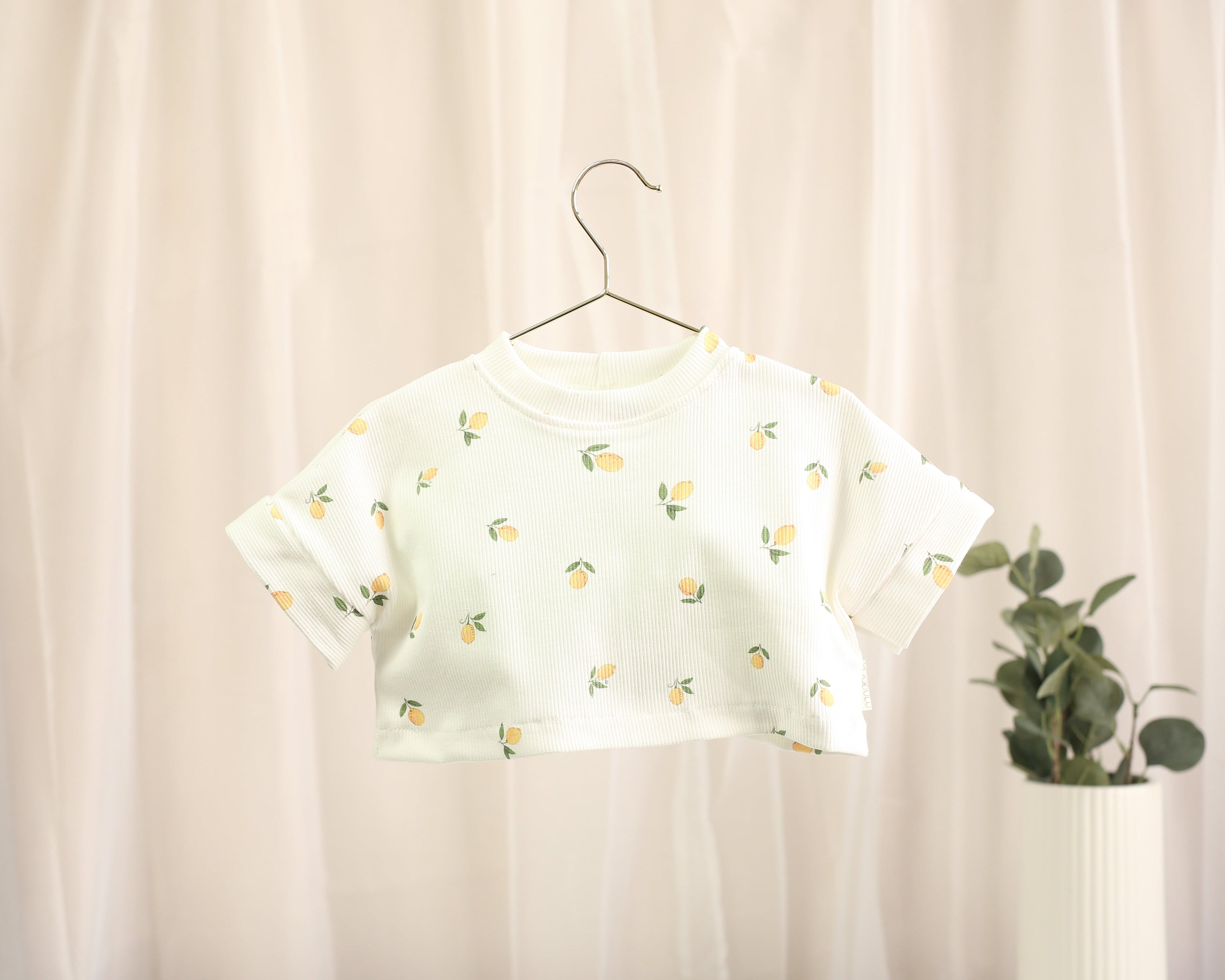 Oversize T-Shirt aus weißem Rib-Jersey mit Zitronenprint für Babys und Kinder