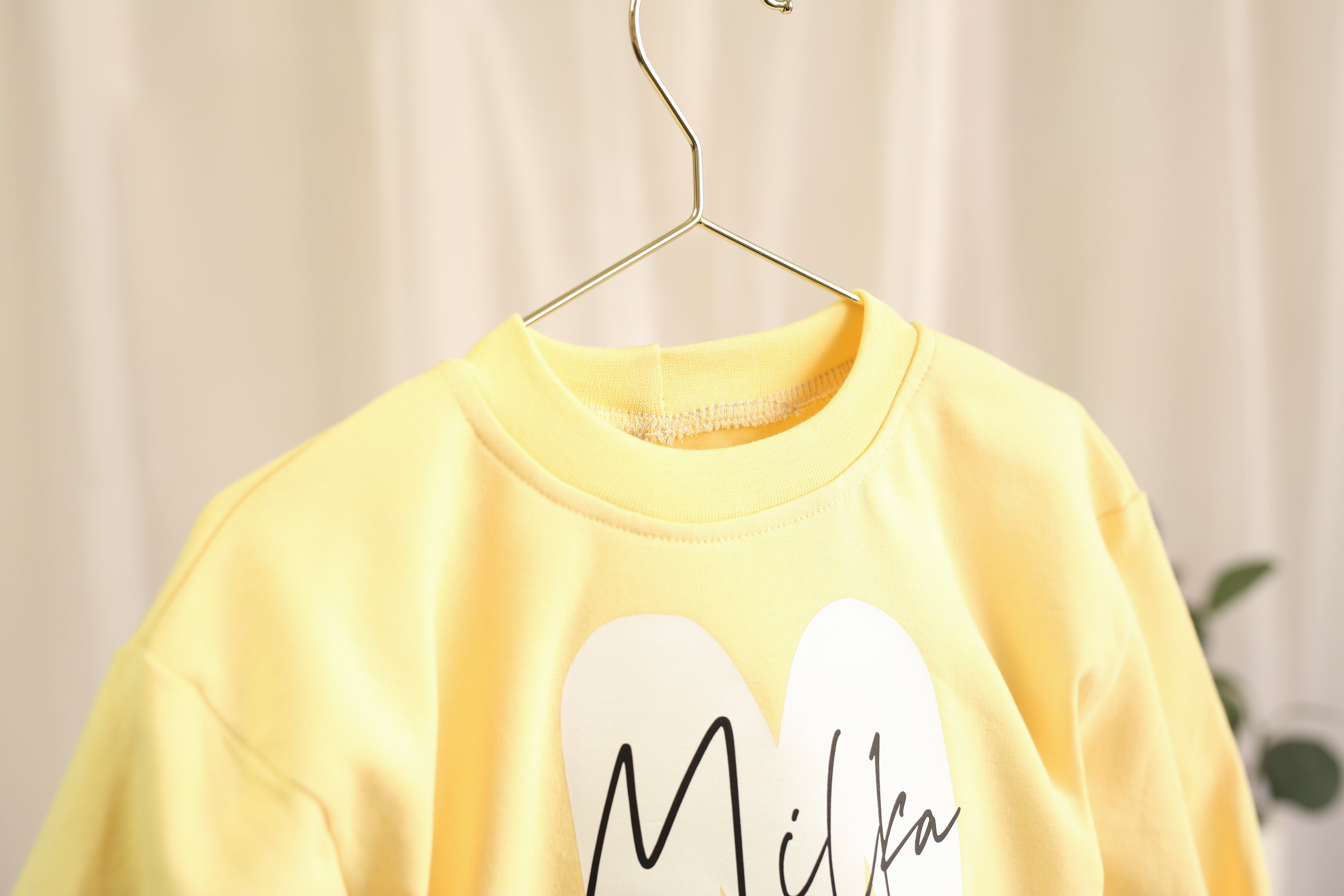 Oversize Pullover personalisiert – Butter Yellow