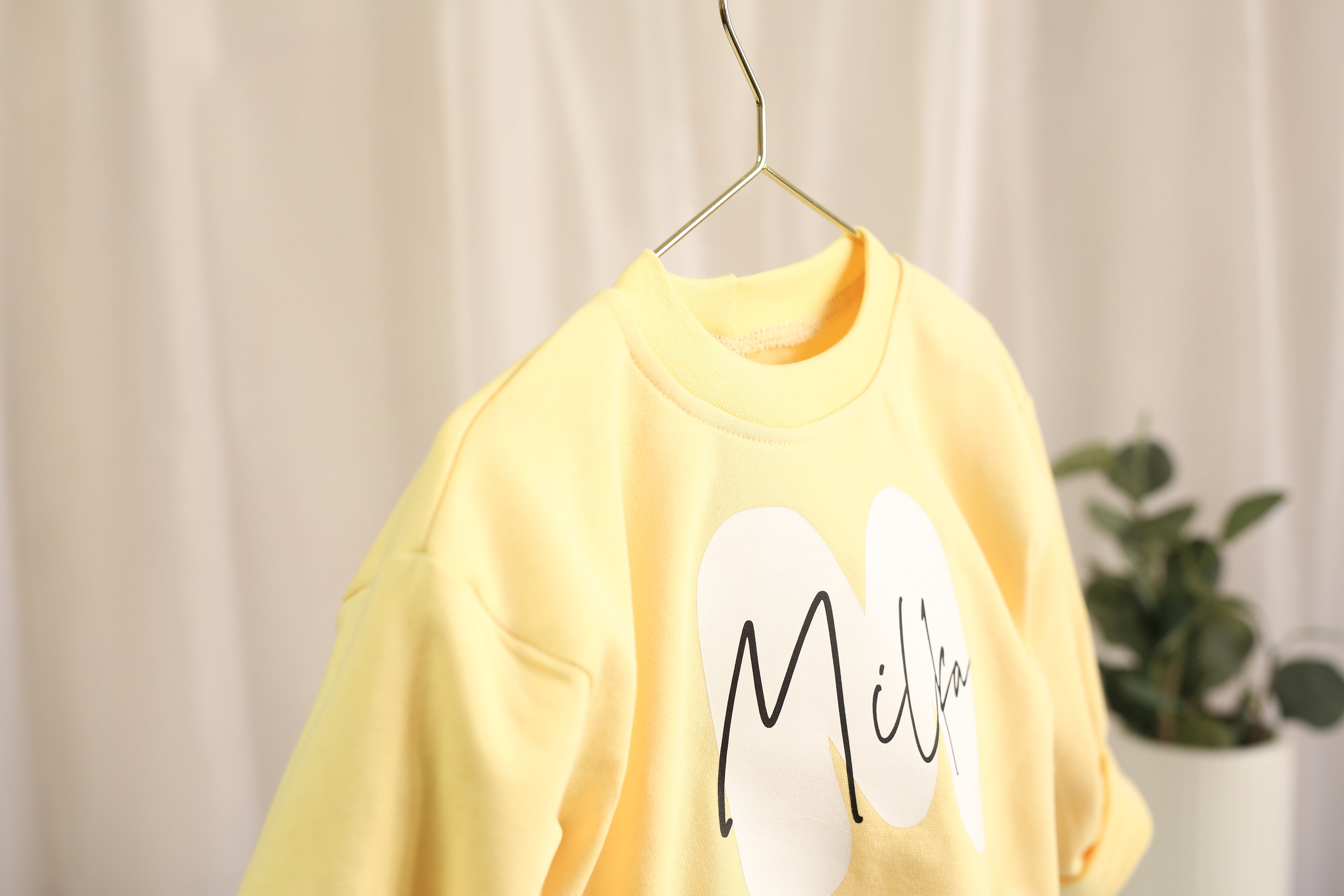 Oversize Pullover personalisiert – Butter Yellow