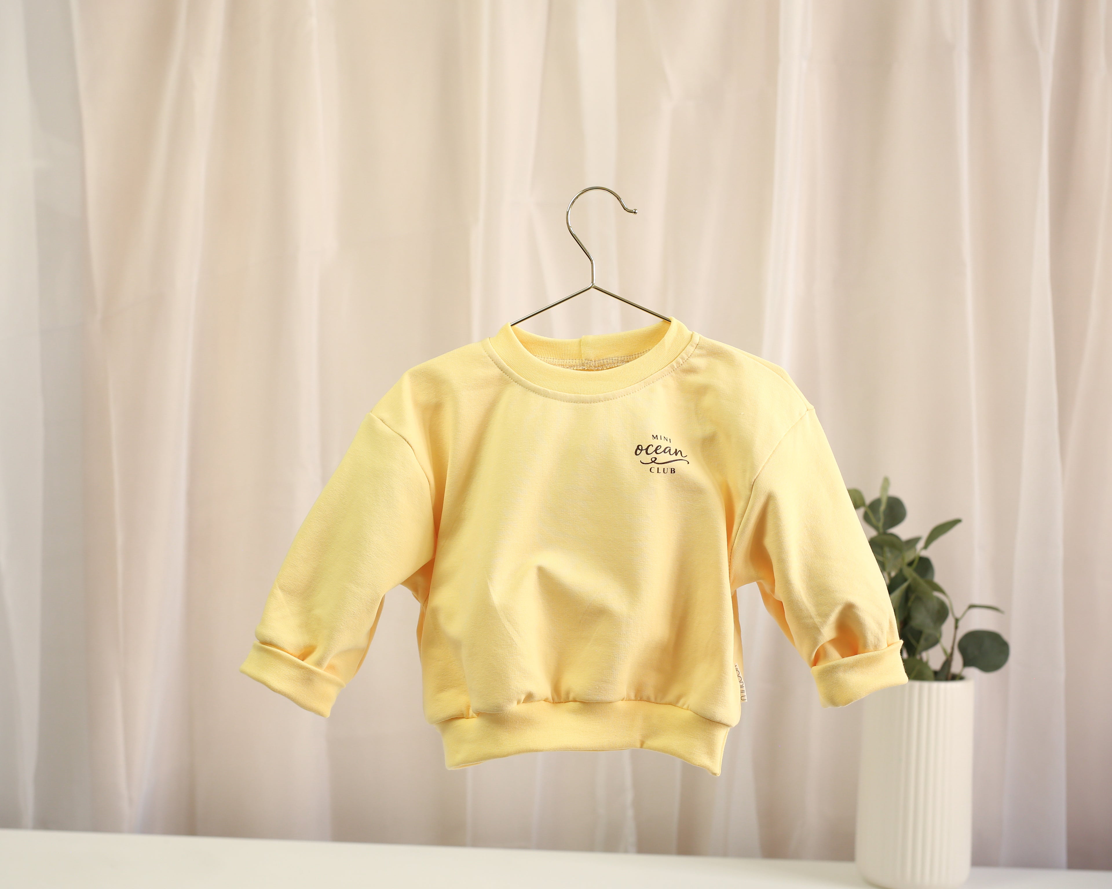 Oversize Pullover „Mini Ocean Club“ – Butter Yellow