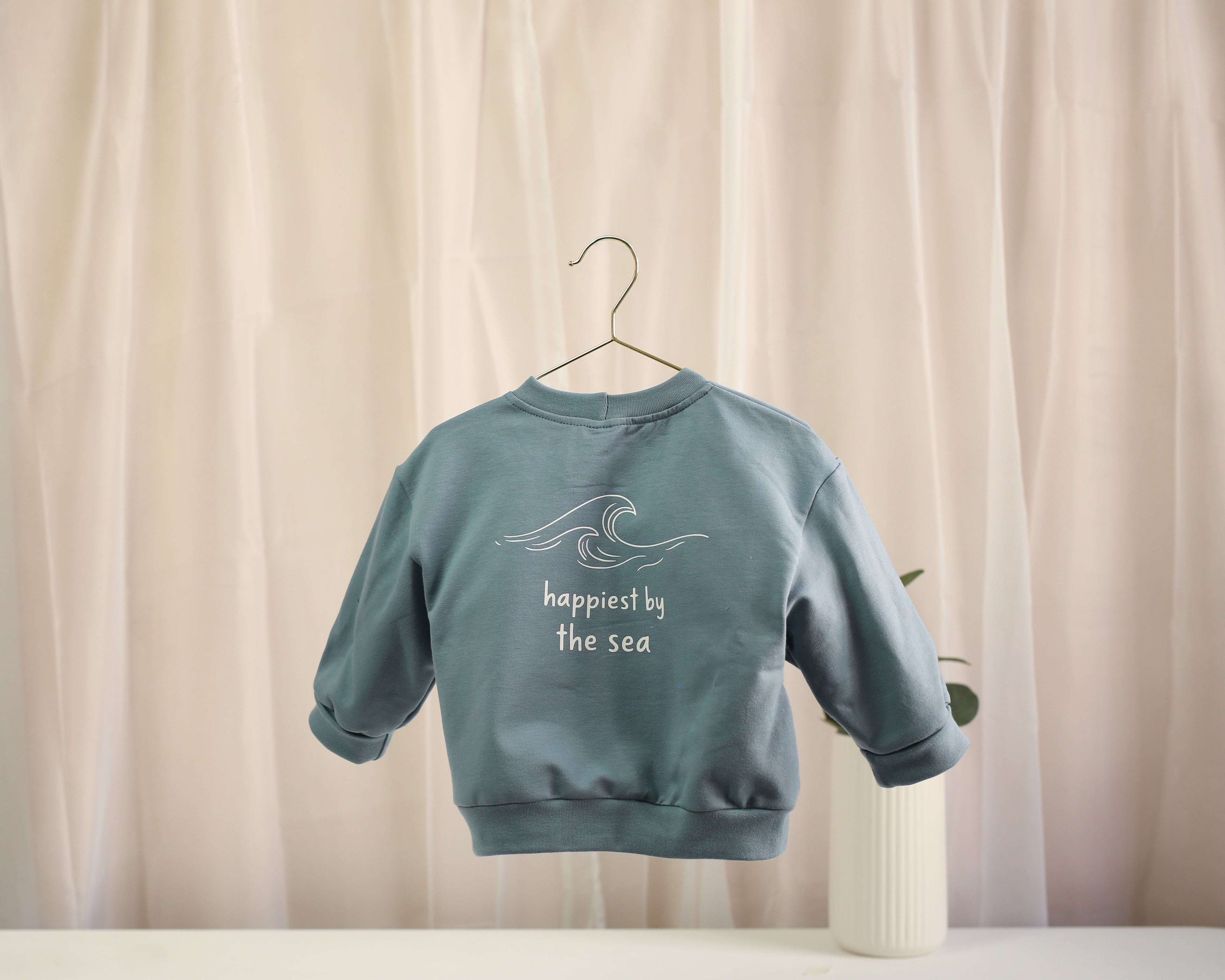 Oversize Pullover „Happiest by the Sea“ – Dusty Blue