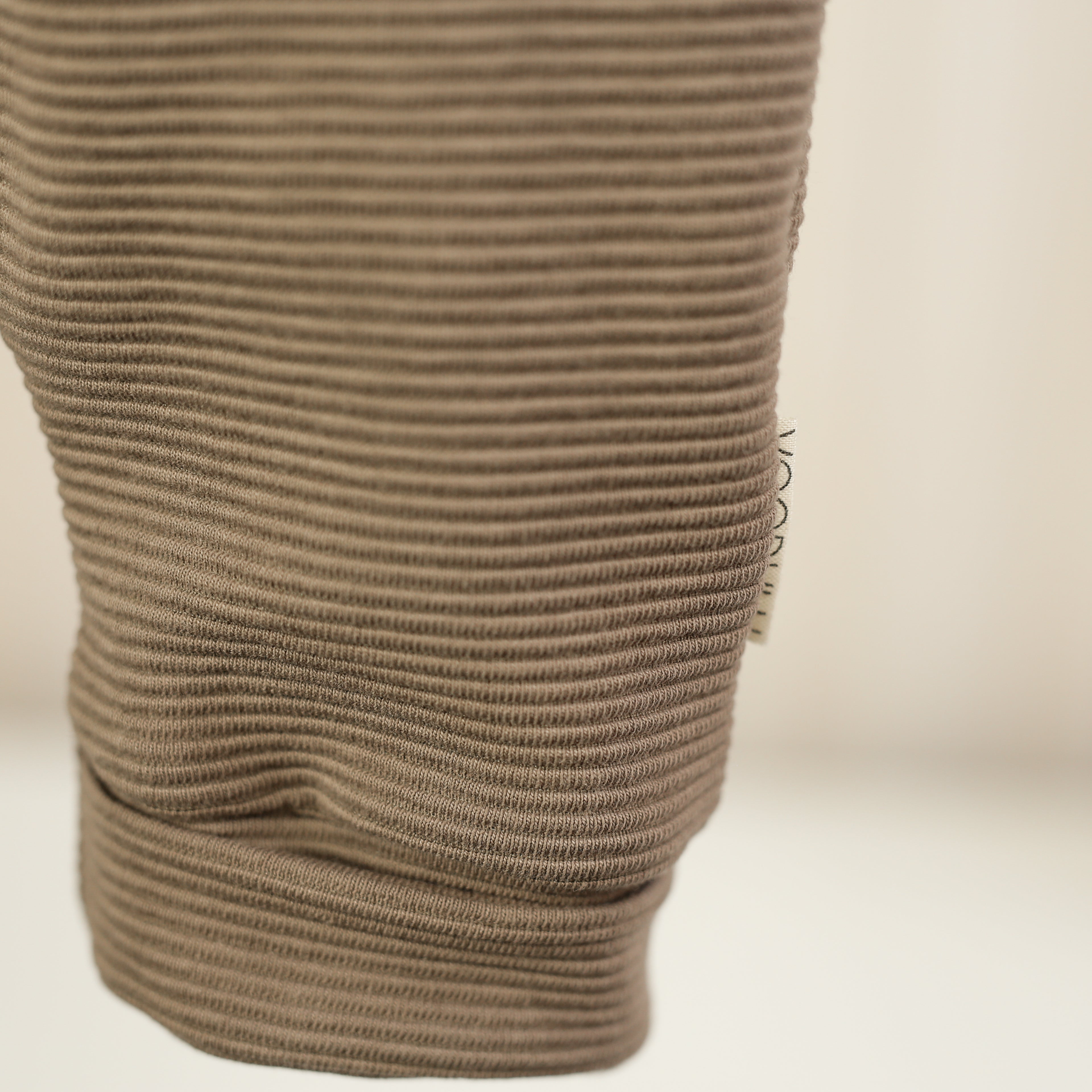 Personalisierte Latzhose "brown"