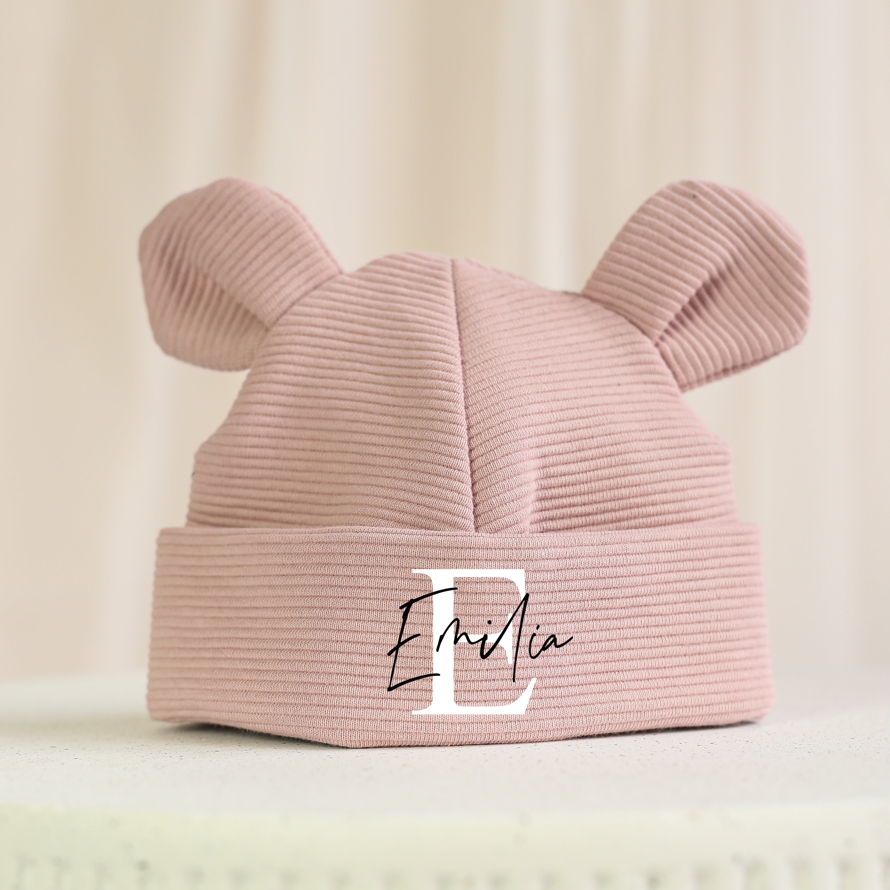 Personalisierte Baby Mütze in Rosa mit Teddyohren von VOODULU