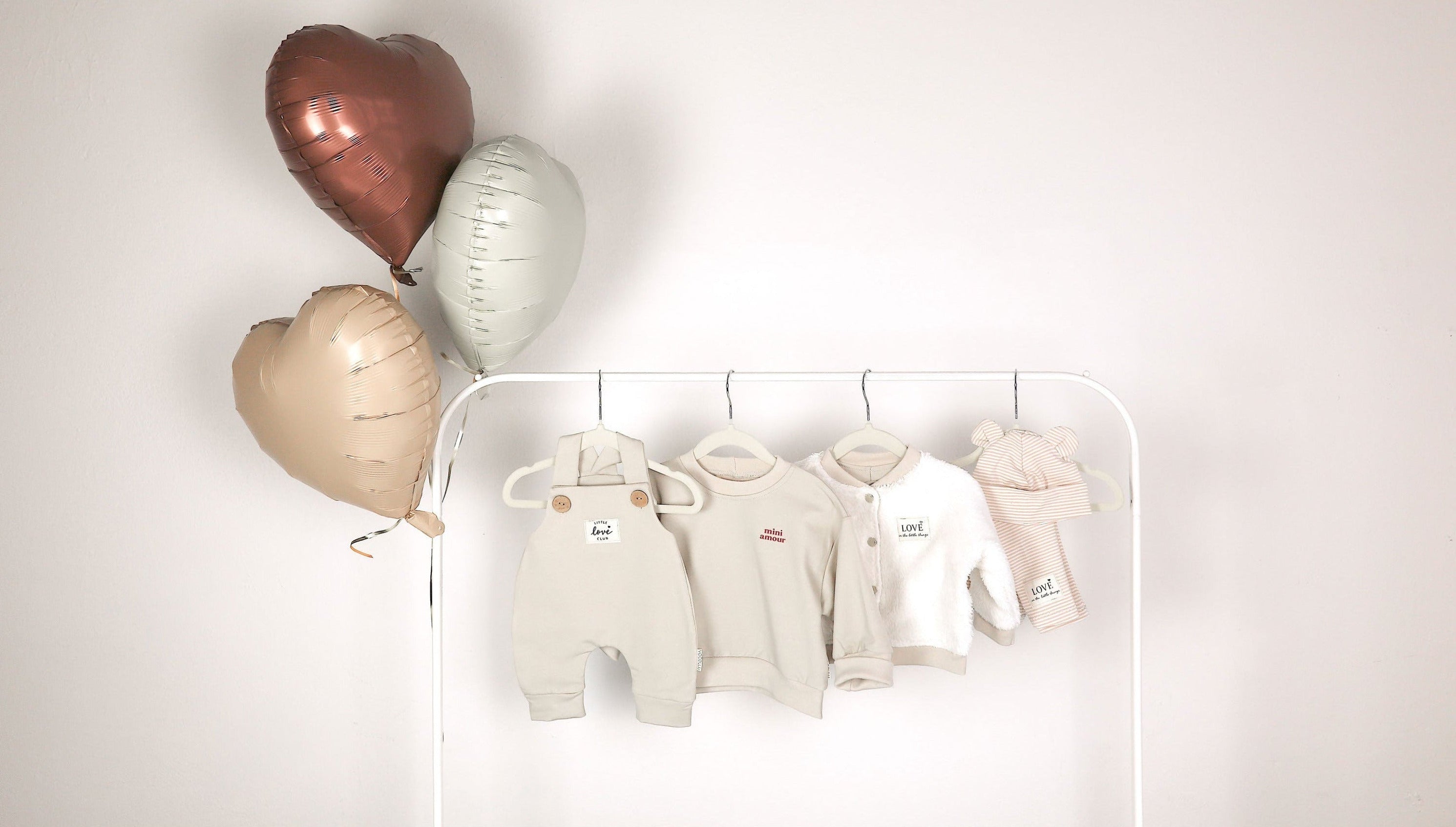 Baby & Kinder Kleidung zeitlos, personalisiert, limitiert von VOODULU